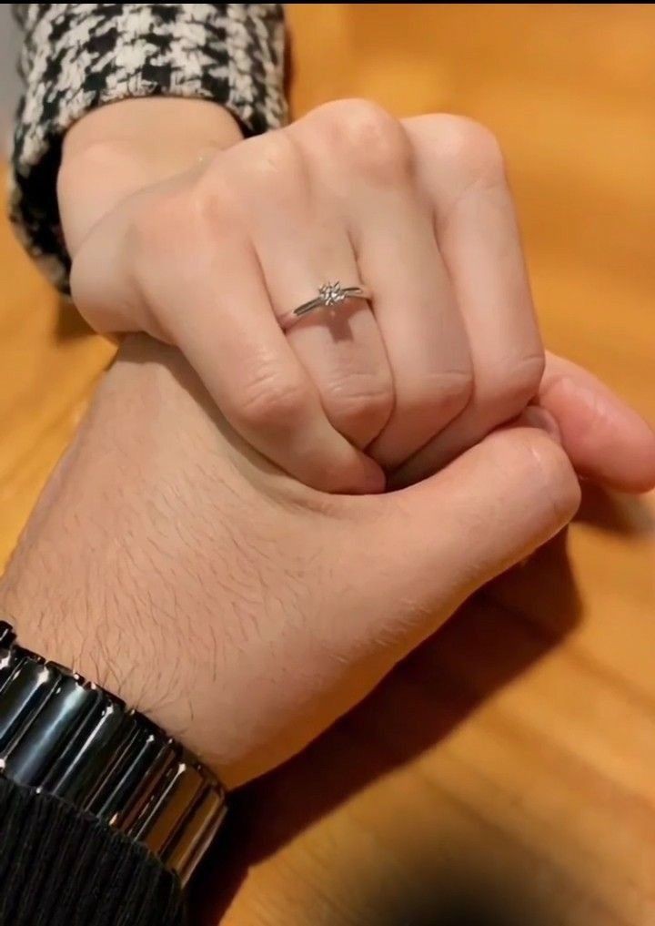 85+ Couple Hand DP For Instagram